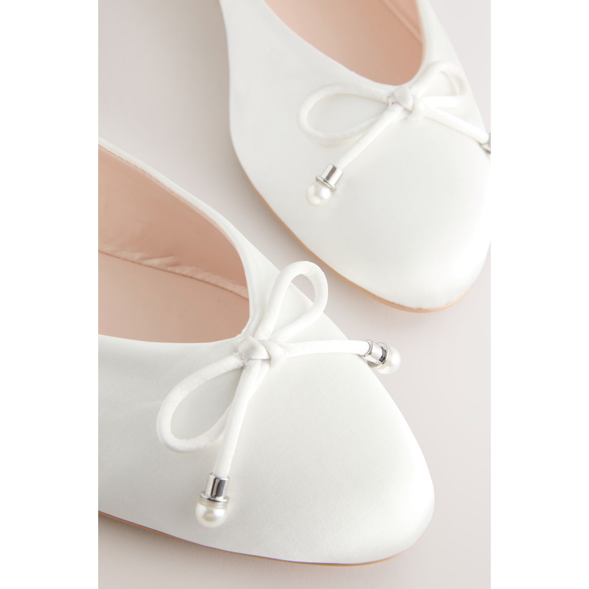 Ballerines de mariée avec nœud et bout rond ivoire, NEXT