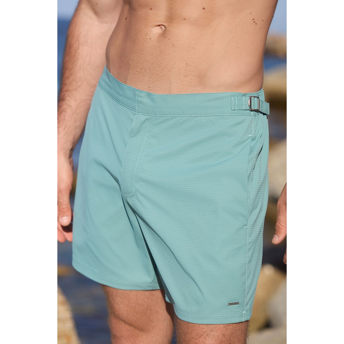 Short de bain à taille ajustée vert sauge, NEXT