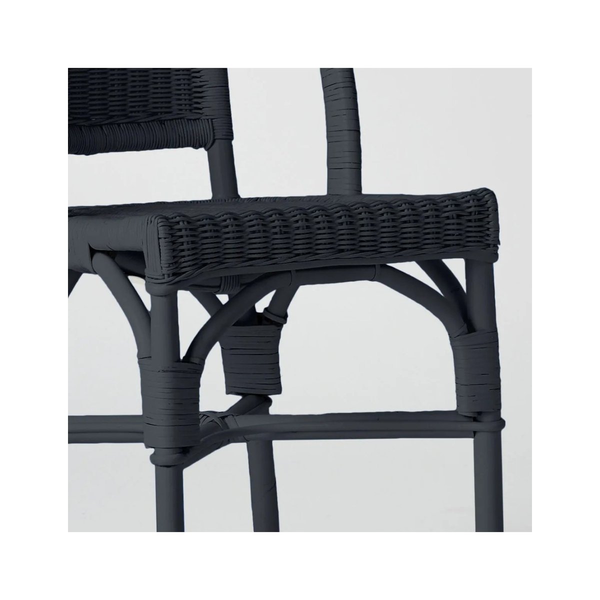 Chaise en rotin PRIMAVERA laqué bleu azur noir, KOK