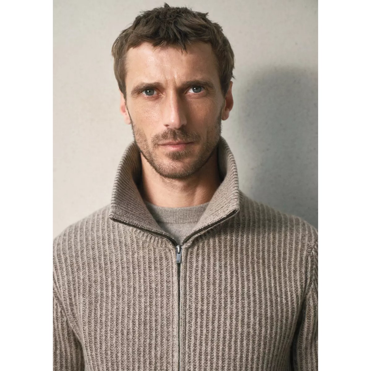 Cardigan en laine côtelée avec fermeture éclair beige, MANGO MAN