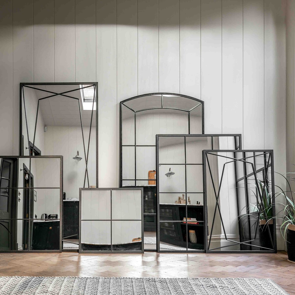 80x110cm Clifton Window Pane Mirror black, ÉDITÉ