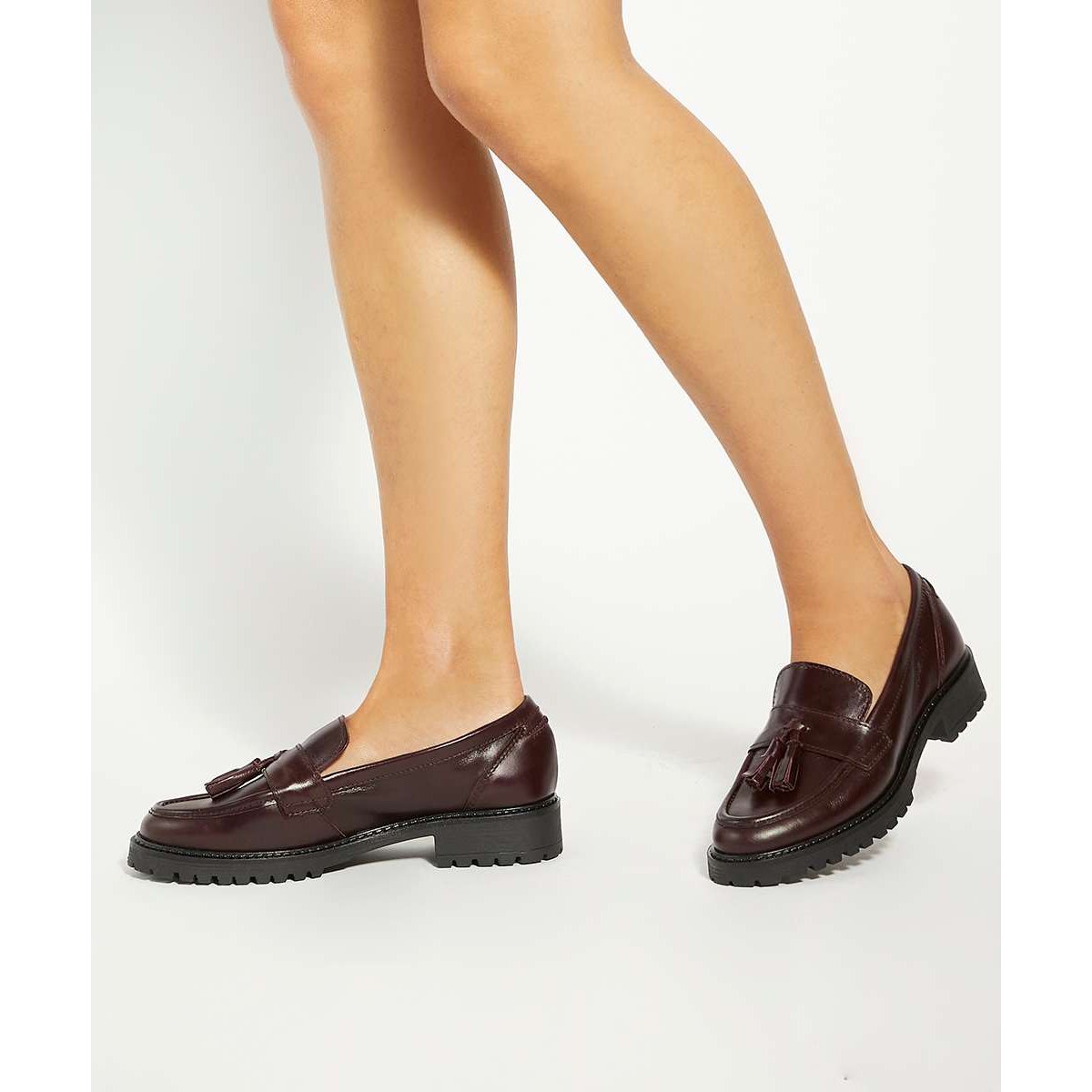 Mocassins en cuir à pampilles et semelle crantée coupe large - Wide Fit GRACELYN burgundy-leather, DUNE LONDON