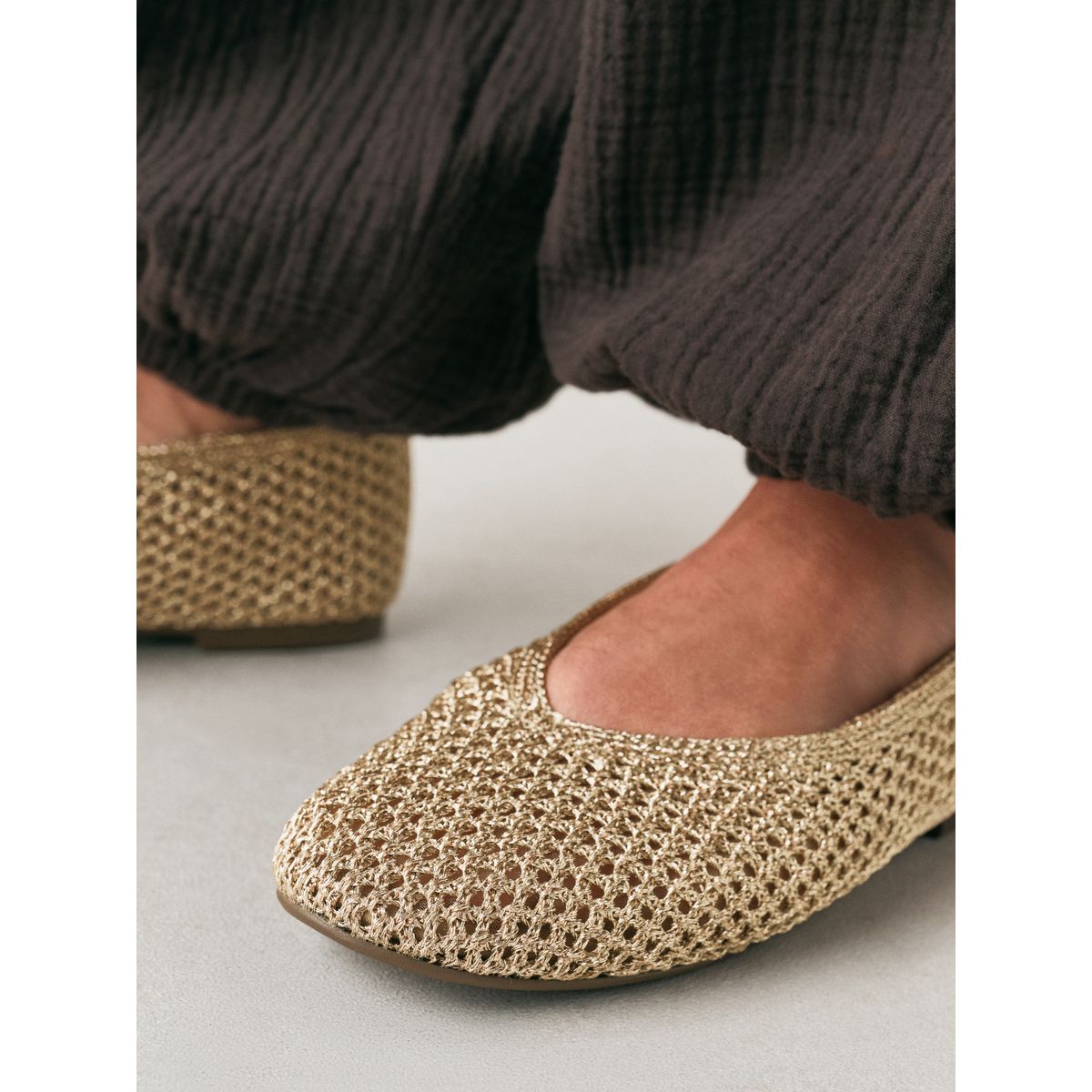 Ballerines en crochet à empeigne haute doré, NEXT