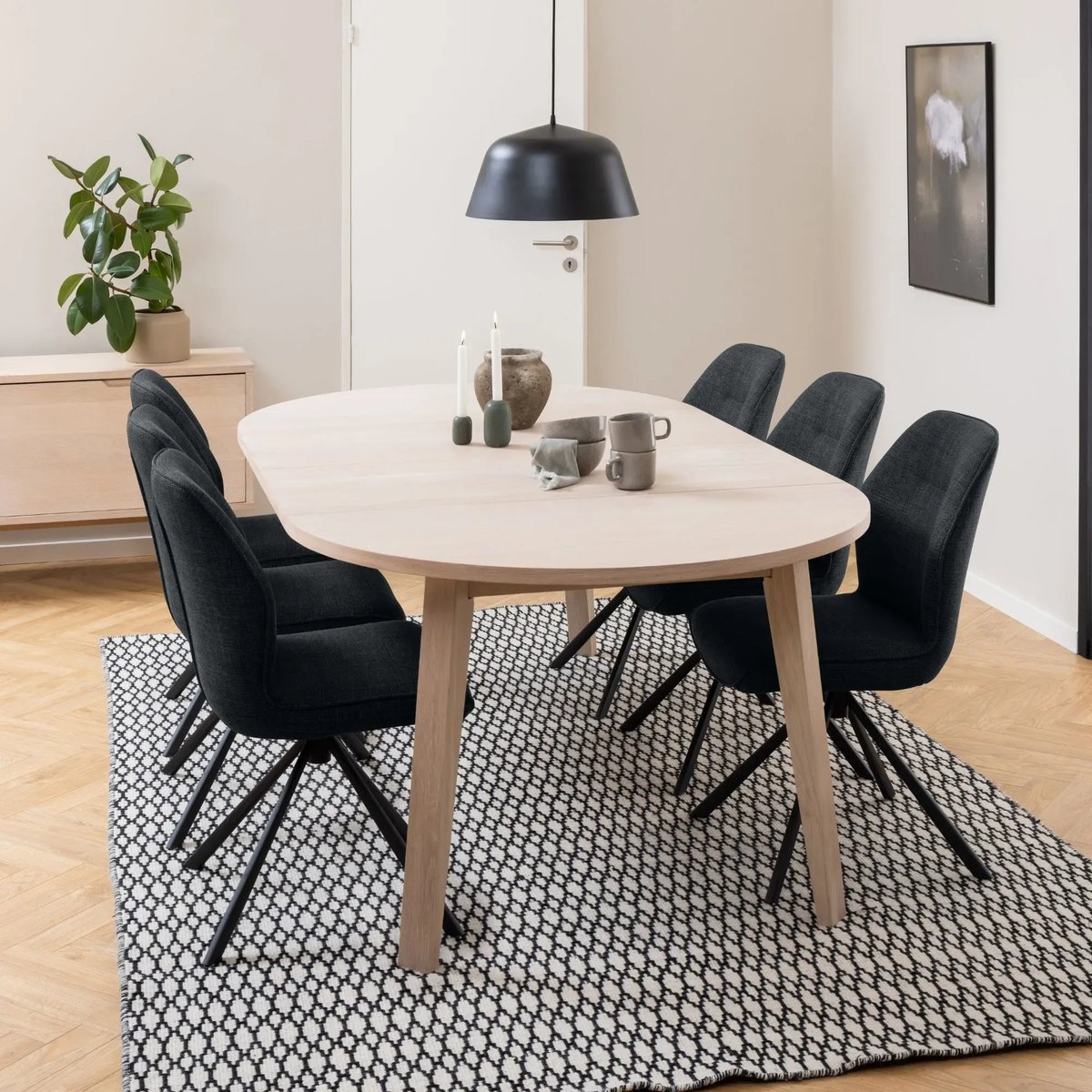 Table ronde extensible en chêne blanchi L120/220 4/8 places - ALISIA bois clair, HELLIN, DEPUIS 1862