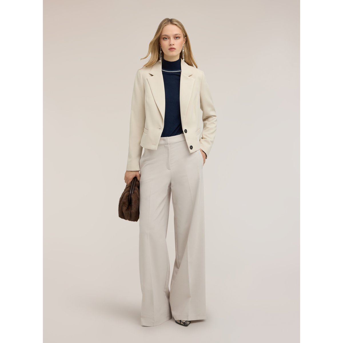 Blazer court avec revers blanc, MOTIVI