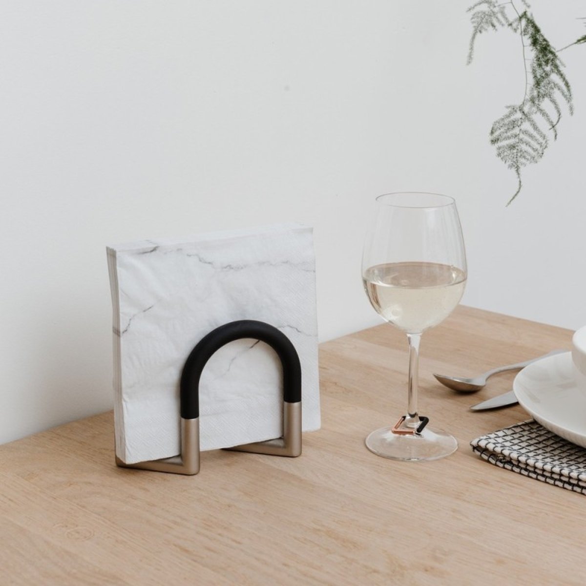 Porte-serviettes en papier design SWIVEL noir, UMBRA