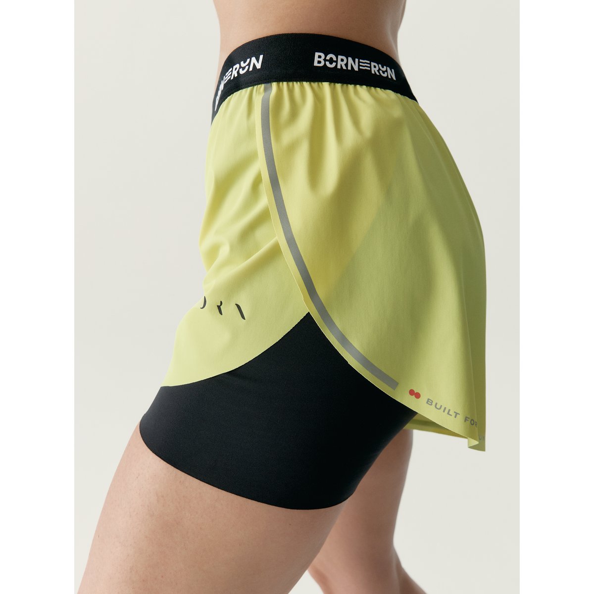 Short de sport femme Voltrun Avec poches détails réfléchissants jaune citron, BORN