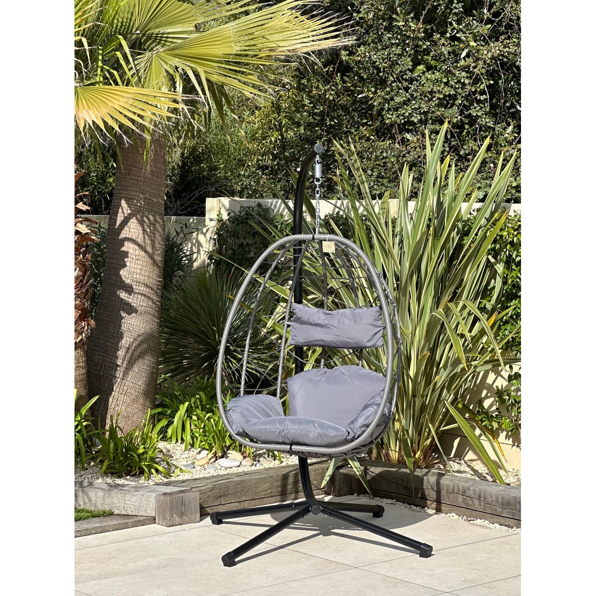 Fauteuil suspendu, rotin et métal, VENICE noir, NORDLYS