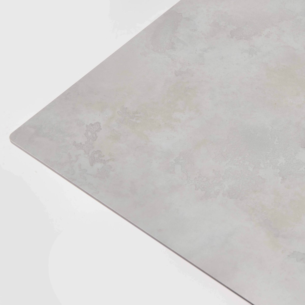 Table haute en HPL inclinable et 2 chaises hautes en métal, OPERA taupe, OVIALA