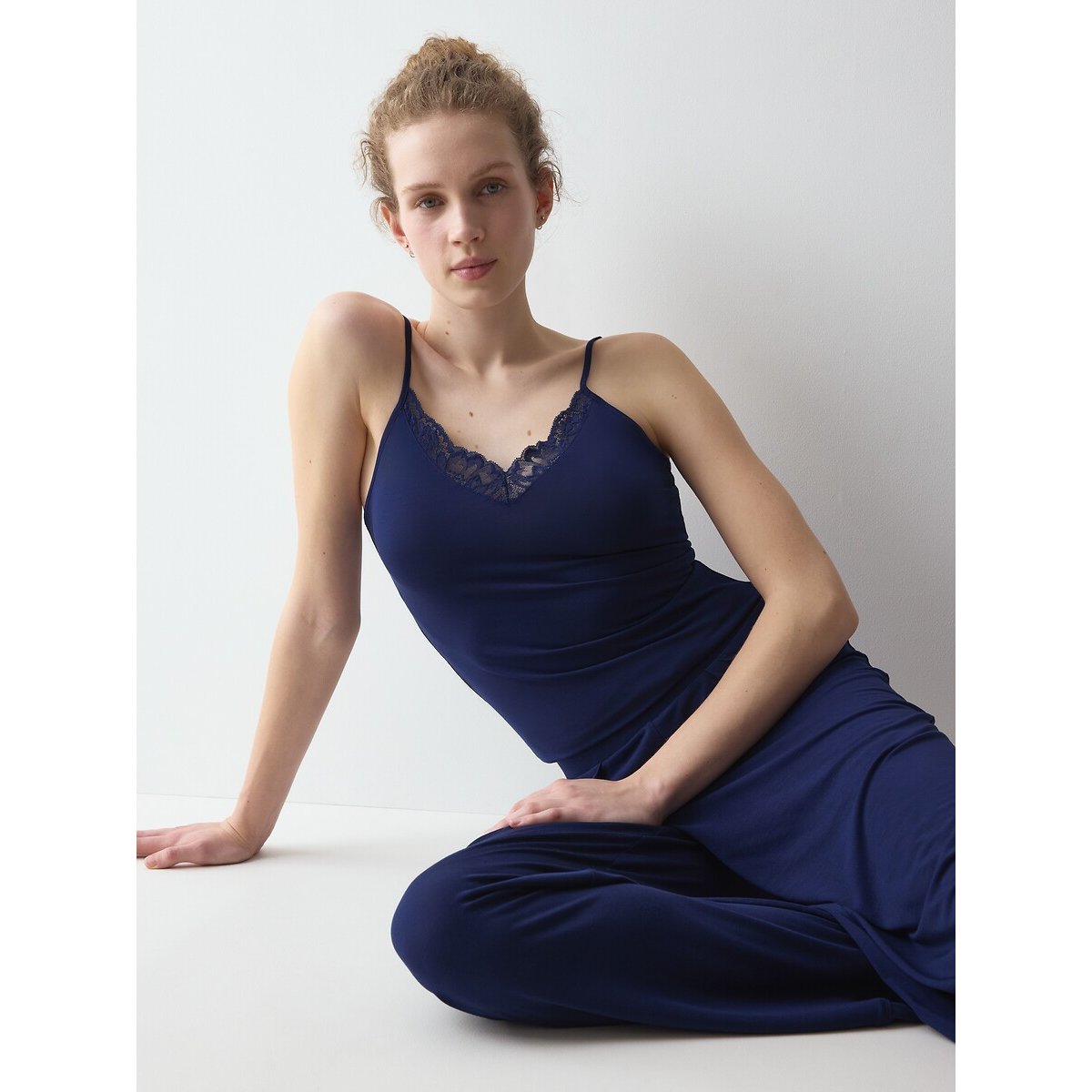 Caraco encolure dentelle AMOURETTE bleu marine, TRIUMPH