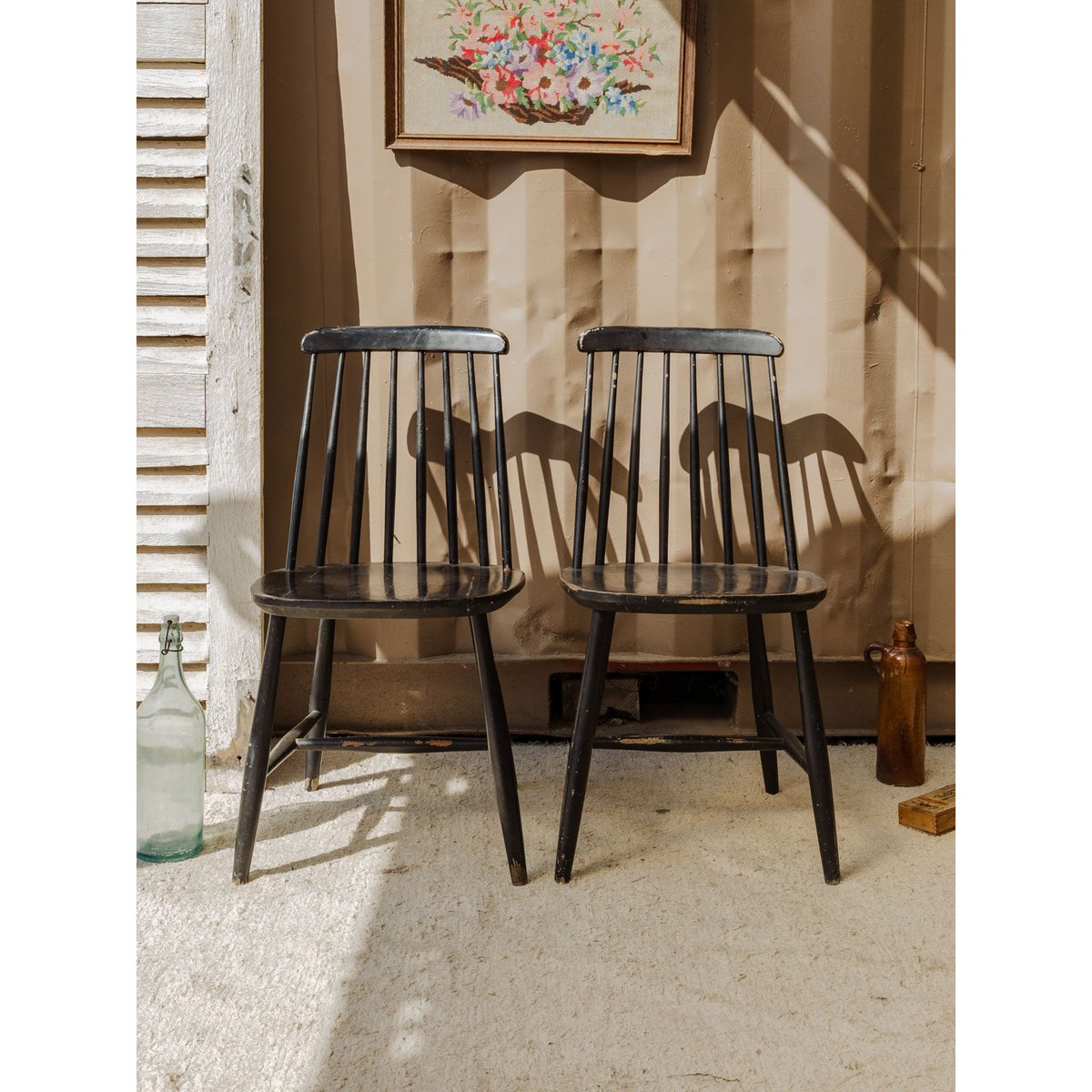 Lot de 3 chaises en bois noir Claude N°1257 - Bon état noir, DEBONGOUT
