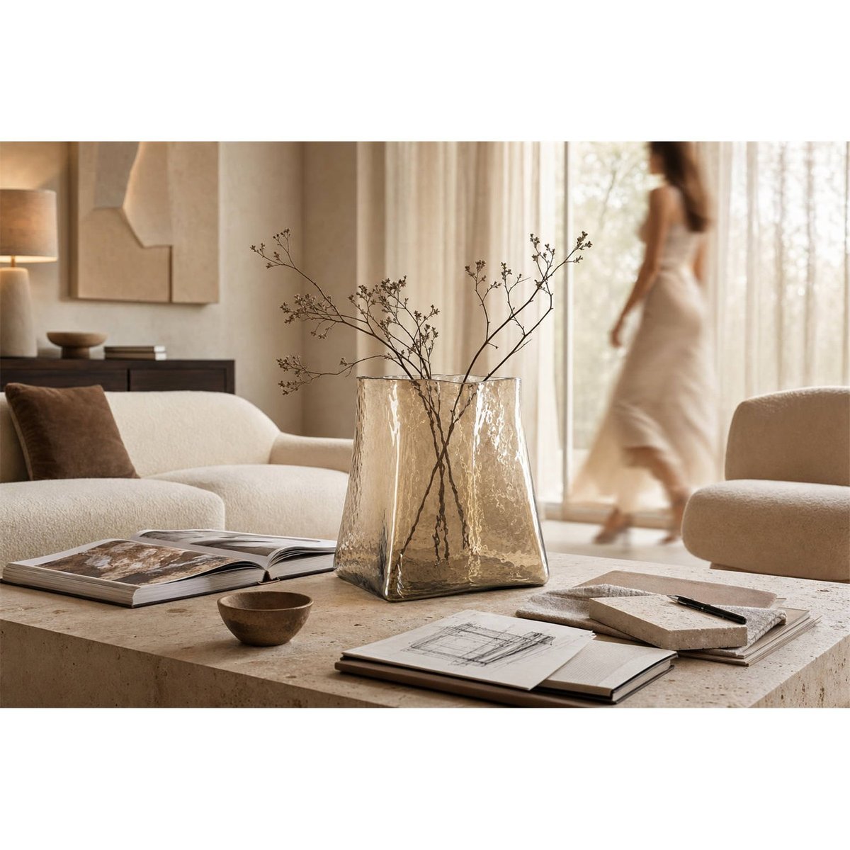 Vase en verre soufflé au relief ondulé fumé, RECOLLECTION