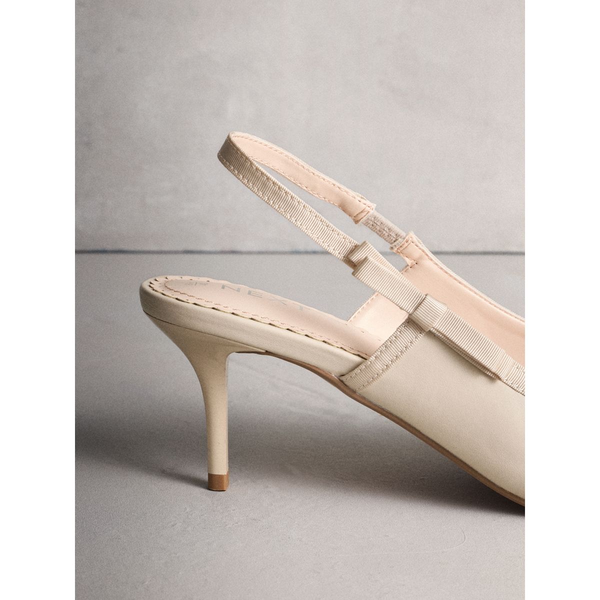 Chaussures pointues à nœud forever comfort® ivoire, NEXT
