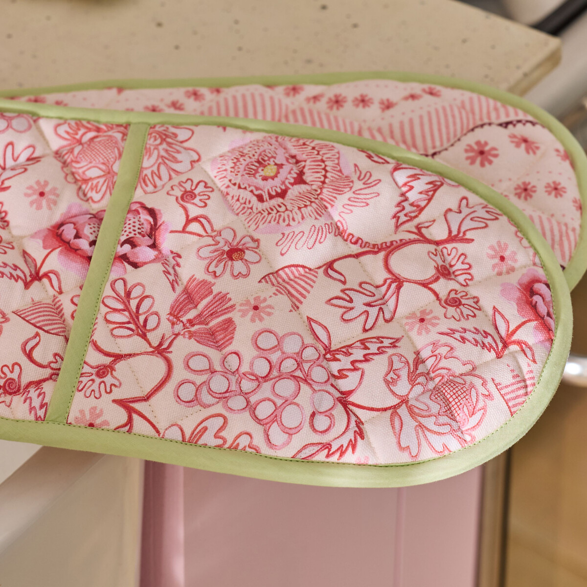Spitalfields Silk Double Oven Glove pink, CATH KIDSTON