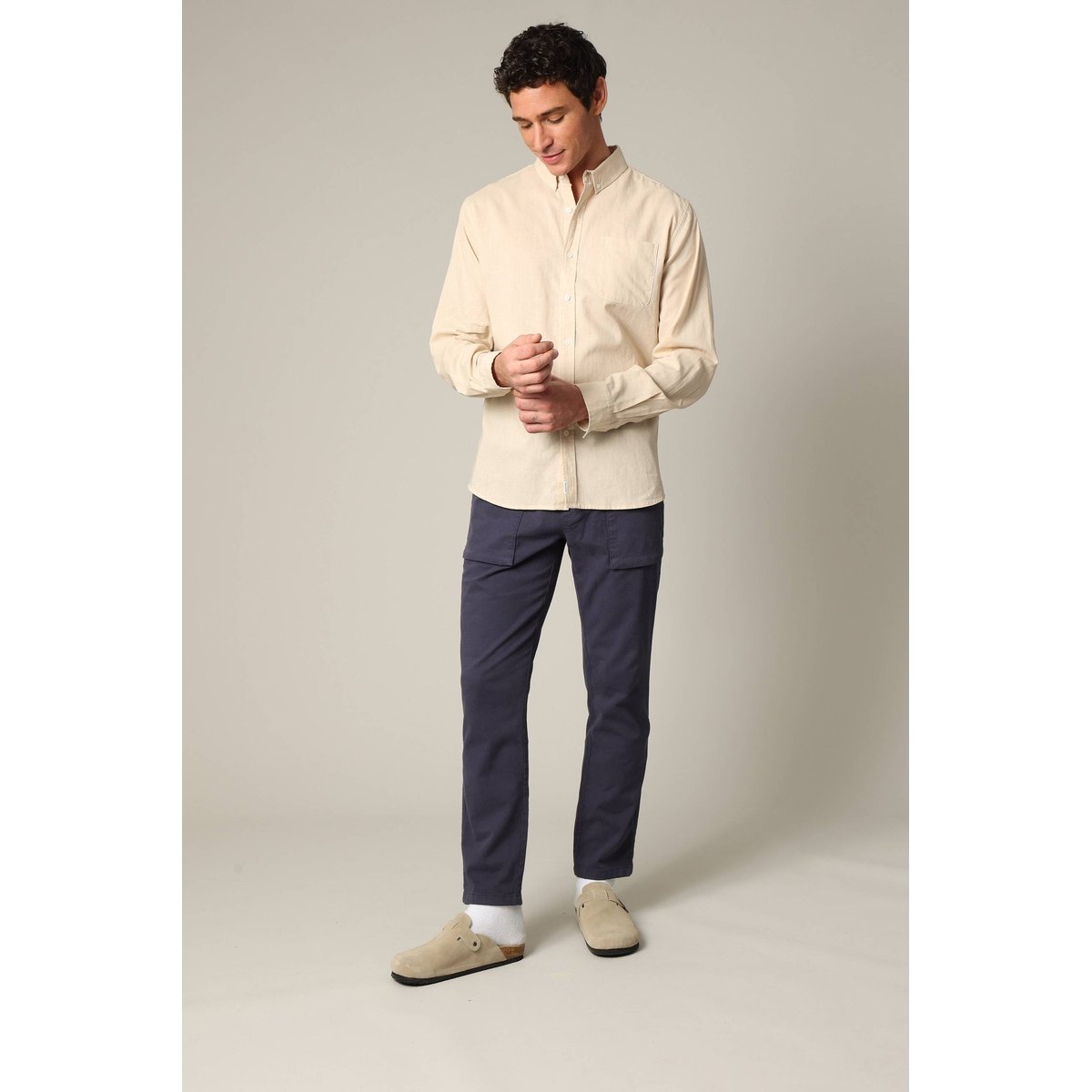 Chemise unie classique en lin avec manches longues et boutons SOLE light beige, DEELUXE