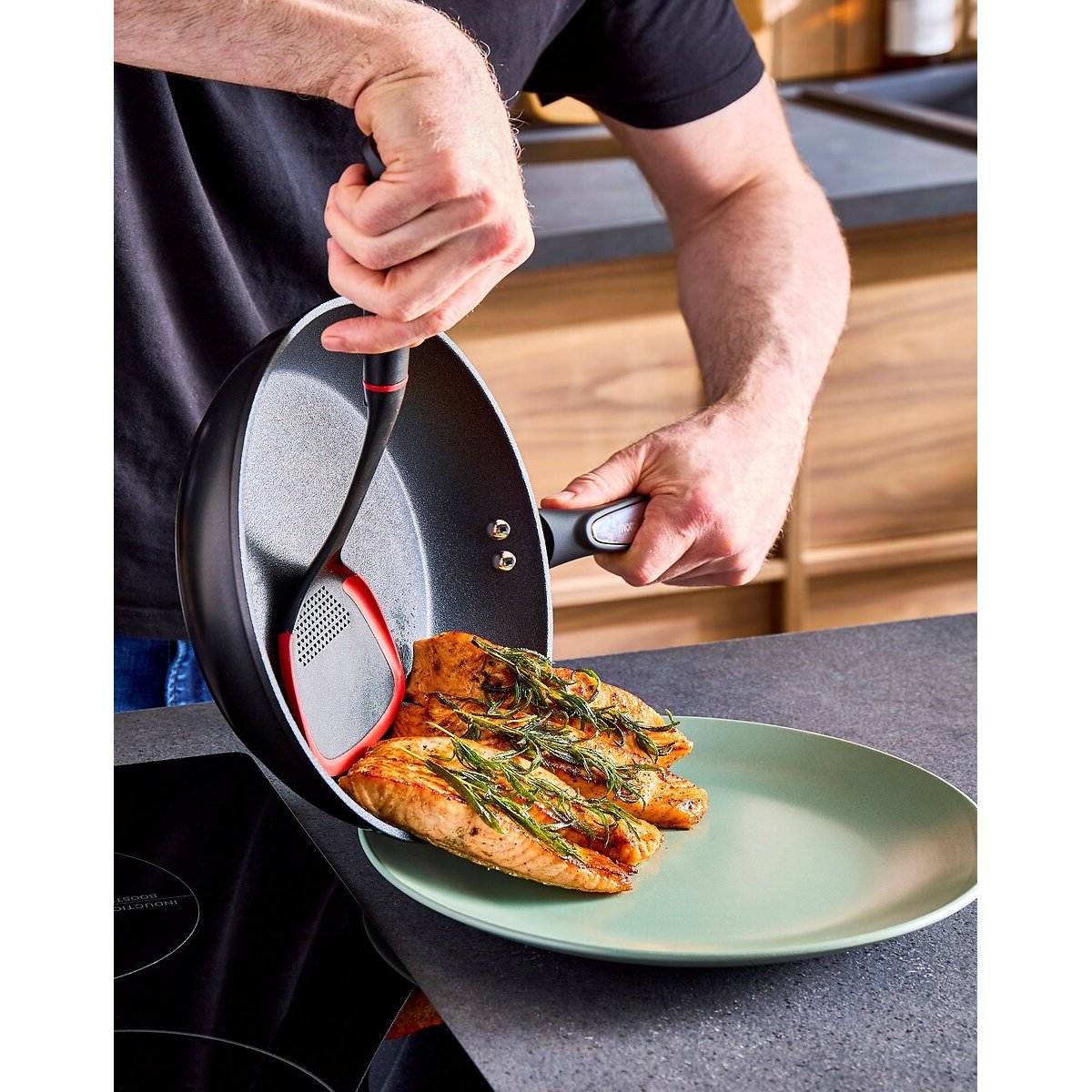 28cm Forged Aluminium Frying Pan graphite, MORPHY RICHARDS