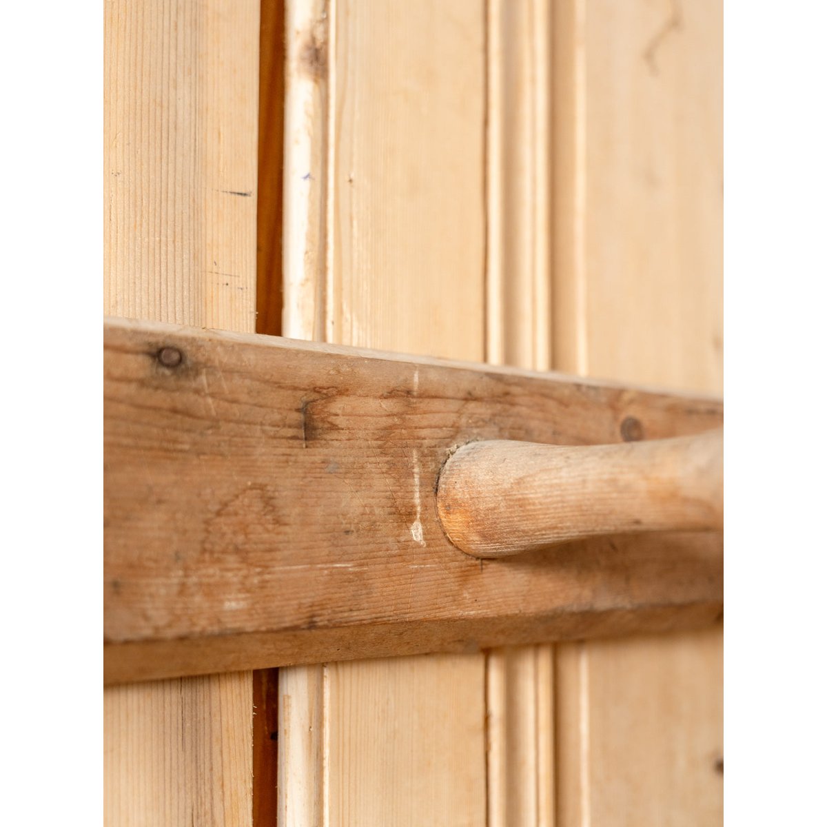Porte-manteau mural en bois Max N°414 - Bon état bois clair, DEBONGOUT