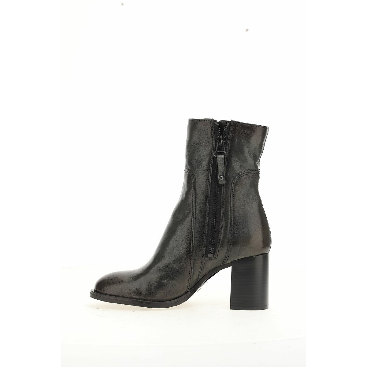 Ankle Boots in Ultra Soft Leather dark green, MJUS