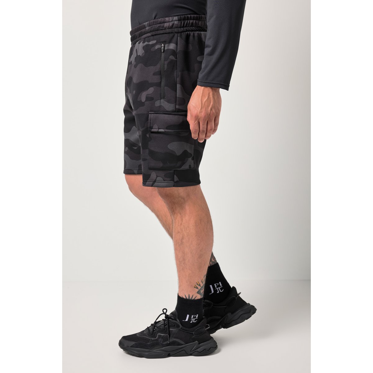 Bermuda cargo en molleton noir, JP1880