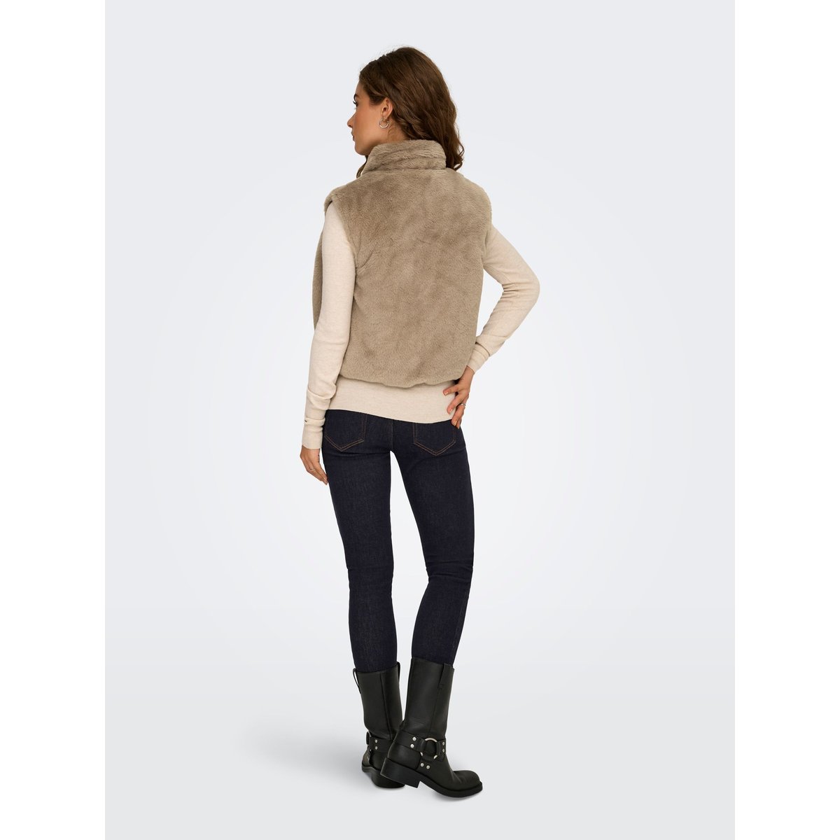 Doudoune sans manches en tissu duveteux silver mink, ONLY