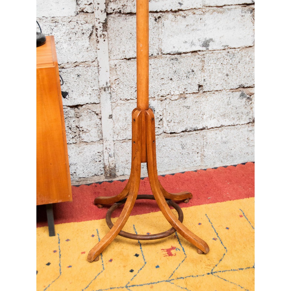Porte-manteau perroquet en bois clair Max N°296 - Bon état bois clair, DEBONGOUT
