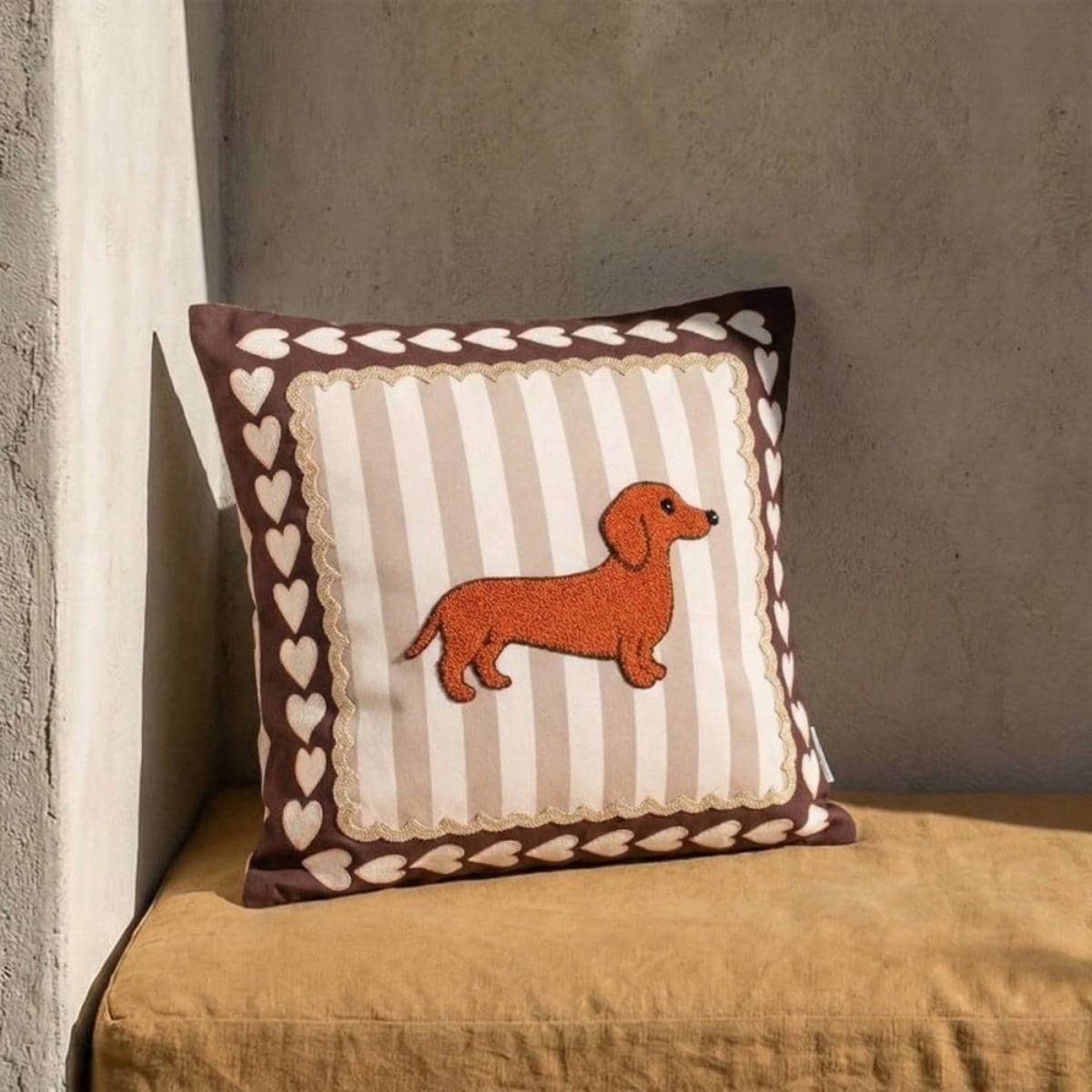Coussin teckel velours rayures 45x45cm beige, KERSTEN