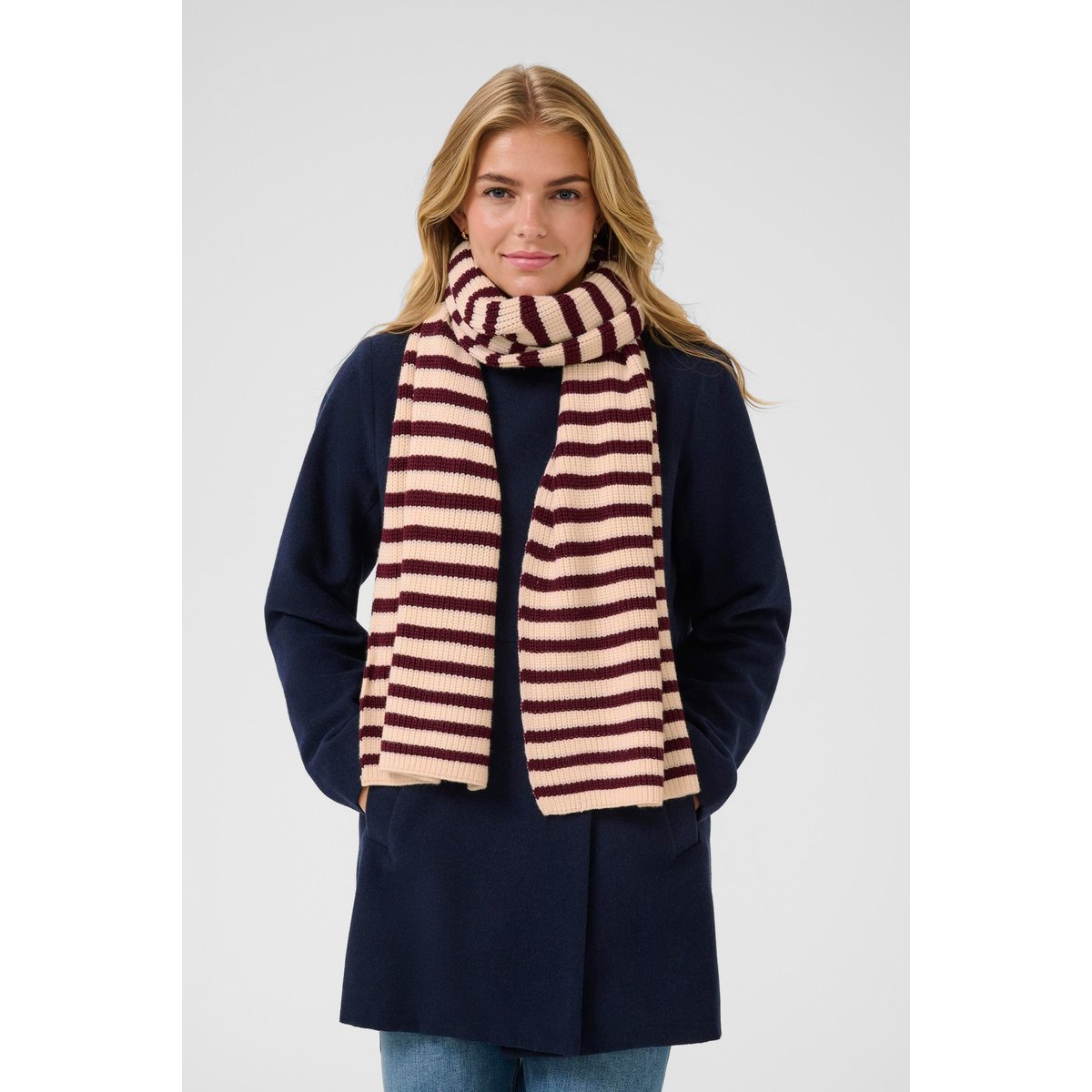 Écharpe rouge blanc windsor wine/eggnog stripe, KAFFE