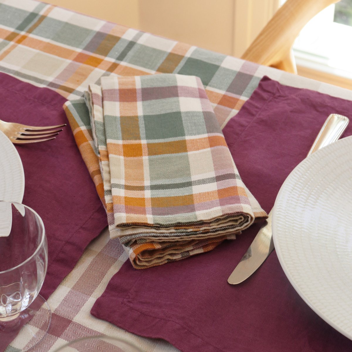 Serviette de table en métis lin et coton, PASSION MADRAS curcuma, BLANC CERISE