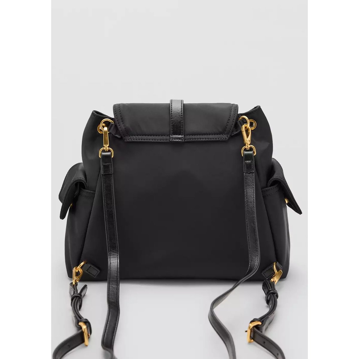 Sac à dos avec poches et boucle de fermeture noir, MANGO