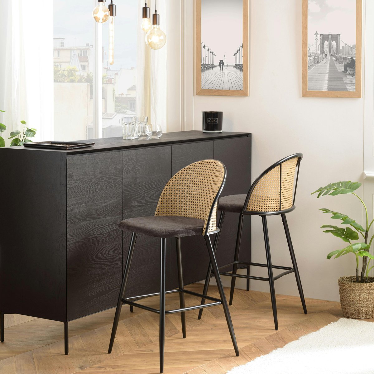 Lot de 2 tabourets d'ilot assise tissu noir dossier effet cannage TIM beige, PIER IMPORT
