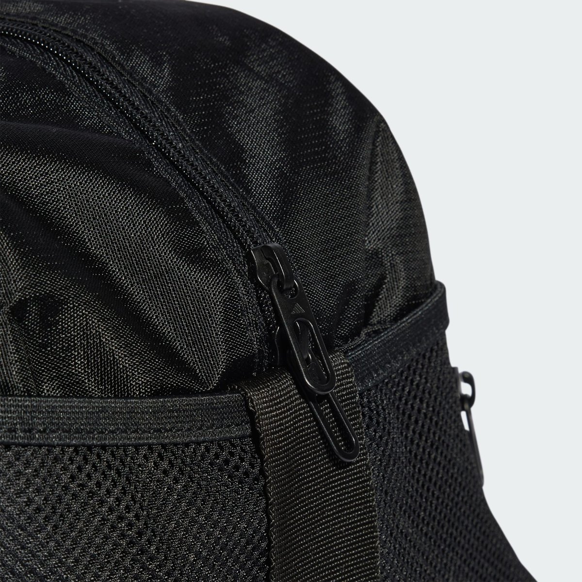 Sac de sport Defender petit format black / silver metallic, adidas Performance
