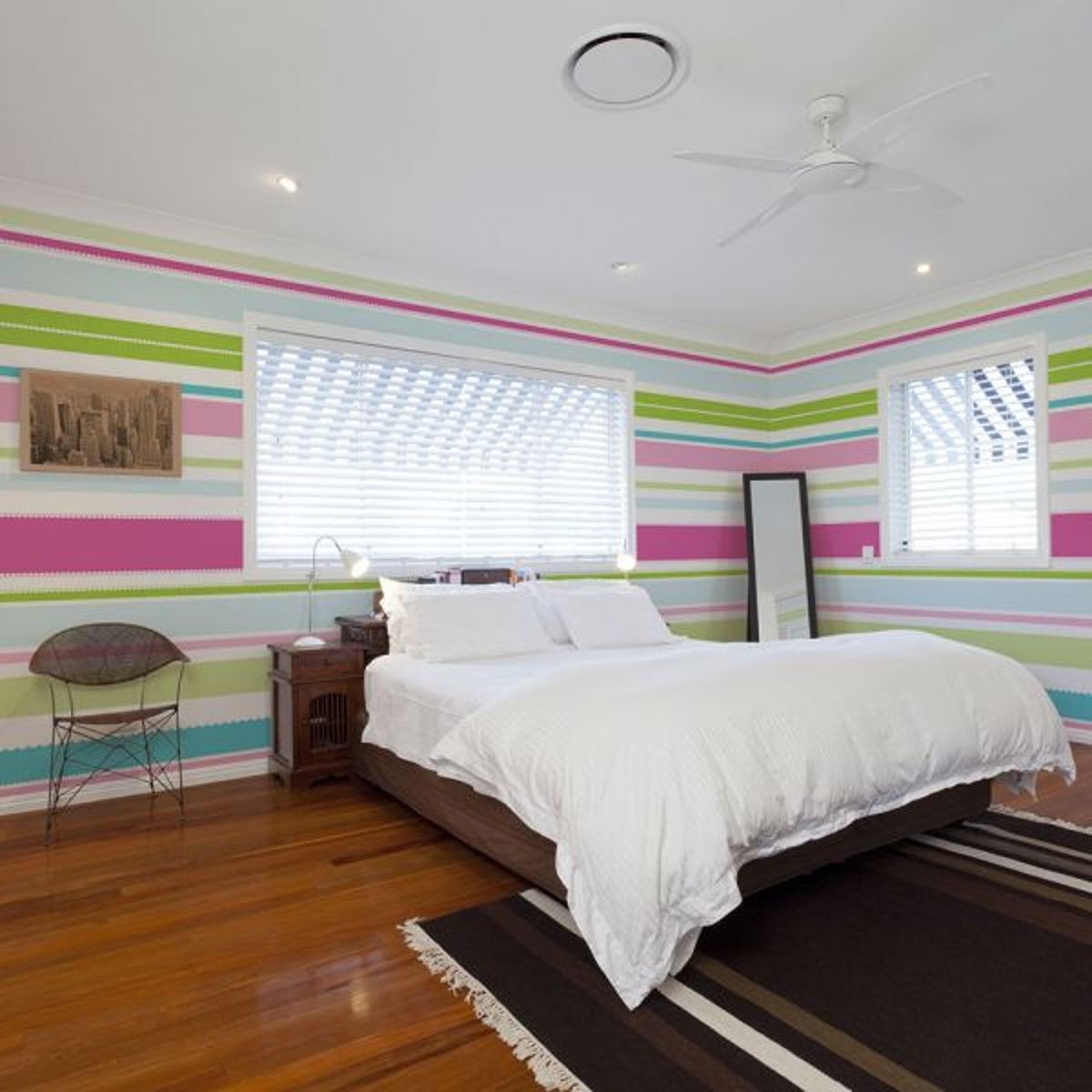 Papier peint intissé panoramique Rayures pastels multicouleur, EDEN