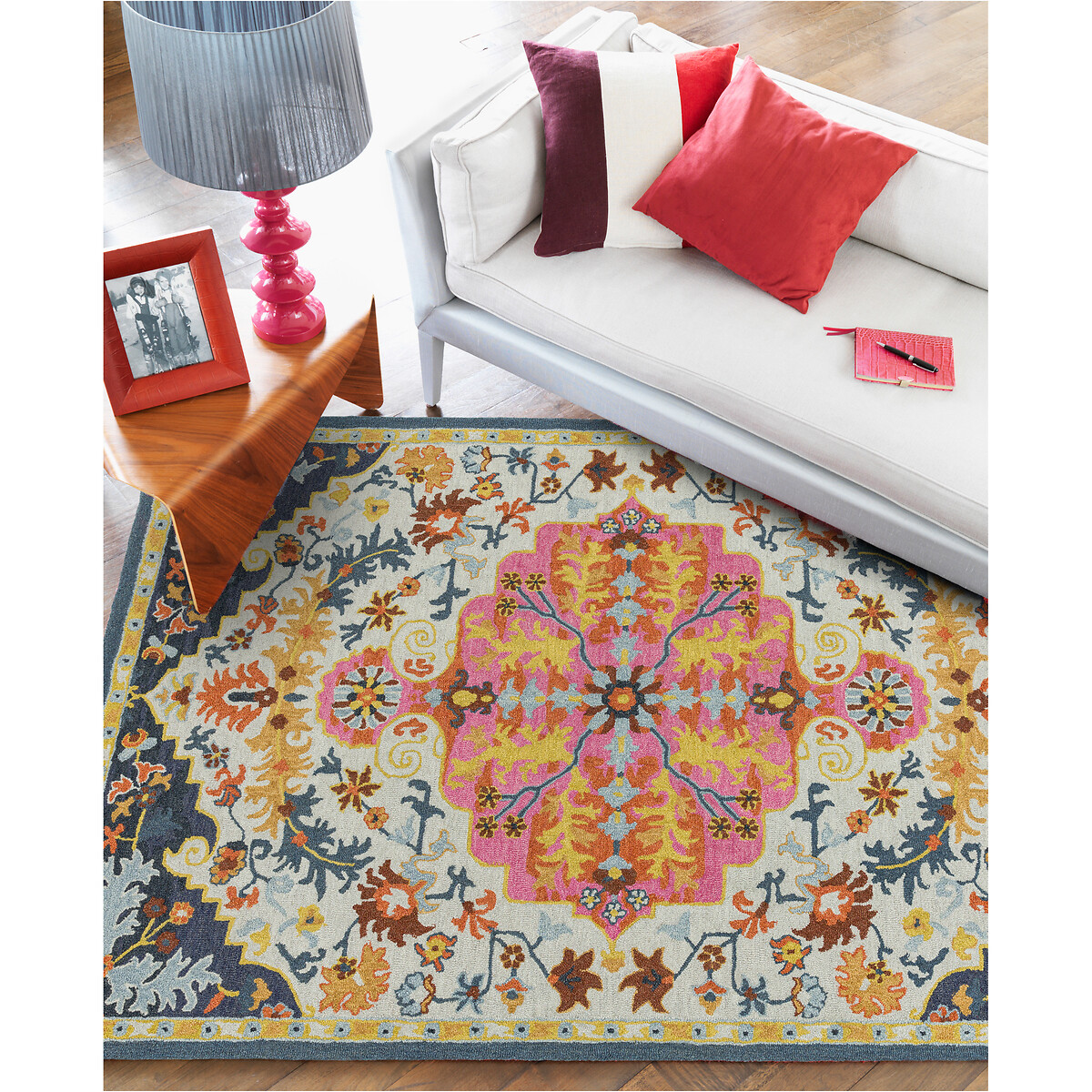 Hand Tufted Multi Colour Medallion Rug in 100% Wool multi-coloured, ÉDITÉ