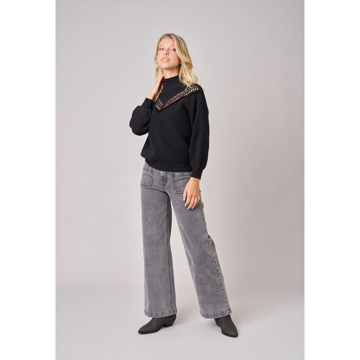 Pull femme en maille côtelée détail ajouré DORINA black, DEELUXE