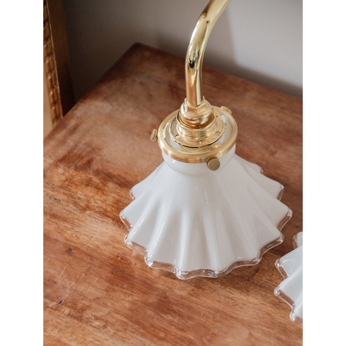 Paire d'appliques Suzette N°16 - Bon état blanc, DEBONGOUT