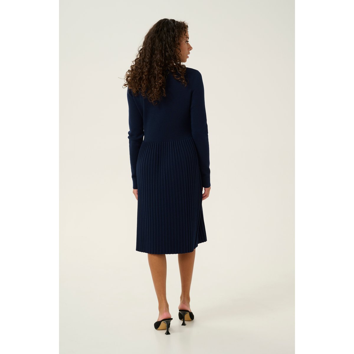 Robe bleu salute, CULTURE