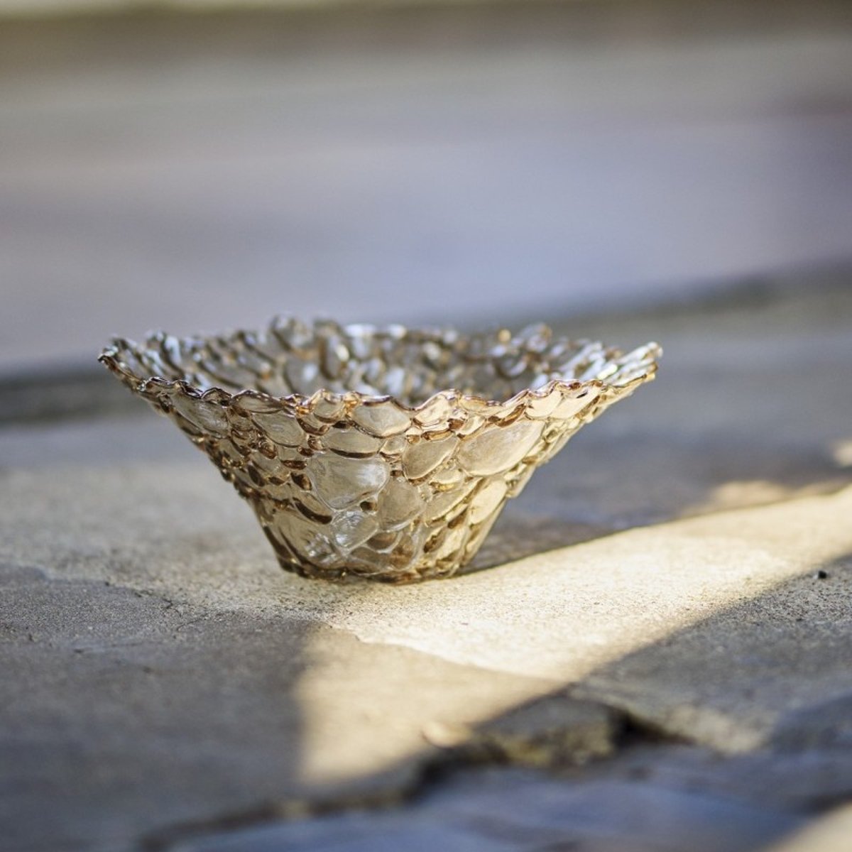 Bol verre sculptural TINKI beige, BLOOMINGVILLE