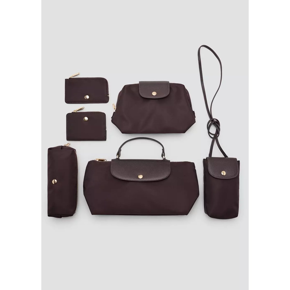 Trousse de toilette moyenne en nylon chocolat, MANGO