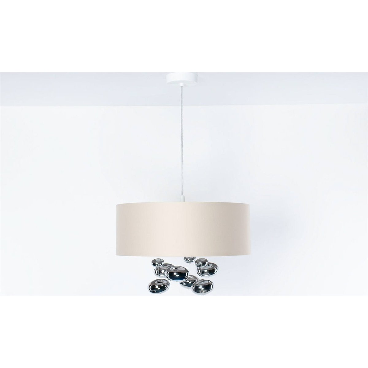 Suspension ronde en tissu avec boules Bubble Light crème satin et finition argent mat, BPS KONCEPT