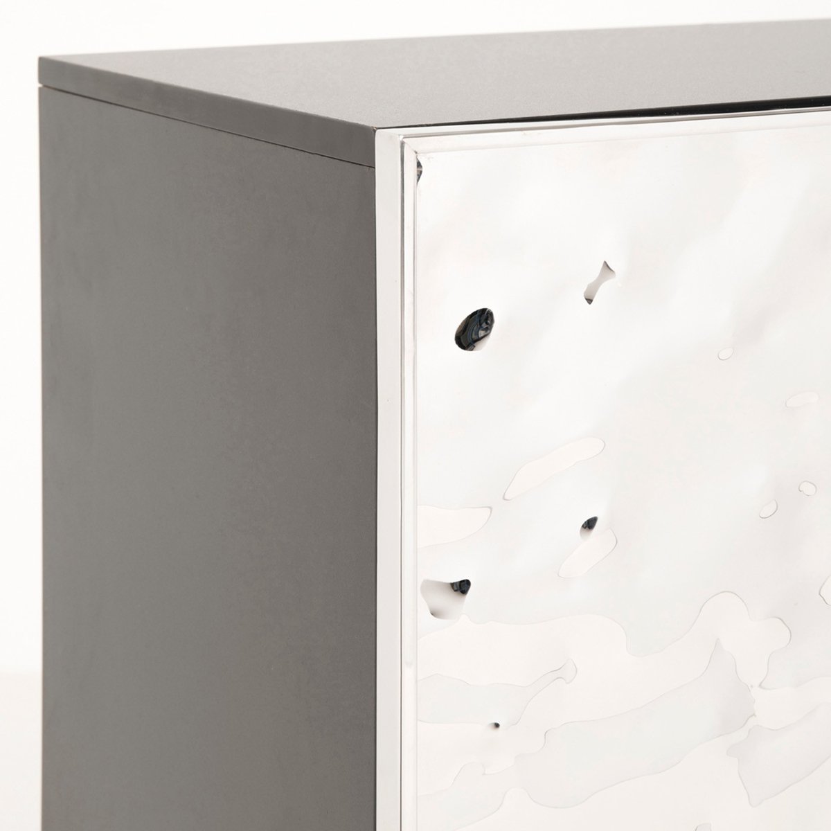 Buffet 4 portes en acier texturé, CARINO argent, KARE DESIGN