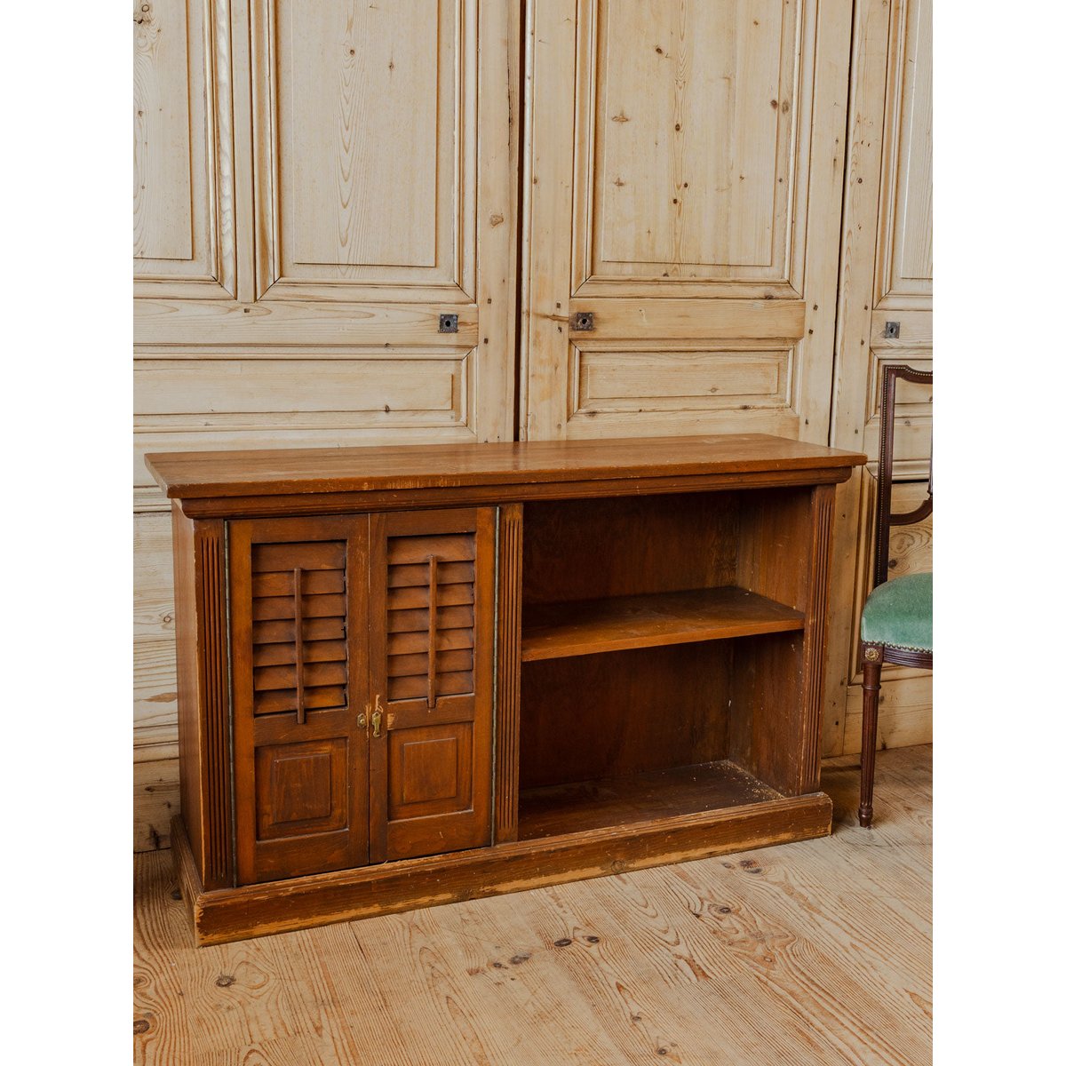 Long buffet en bois Gilbert N°1654 - Bon état bois foncé, DEBONGOUT