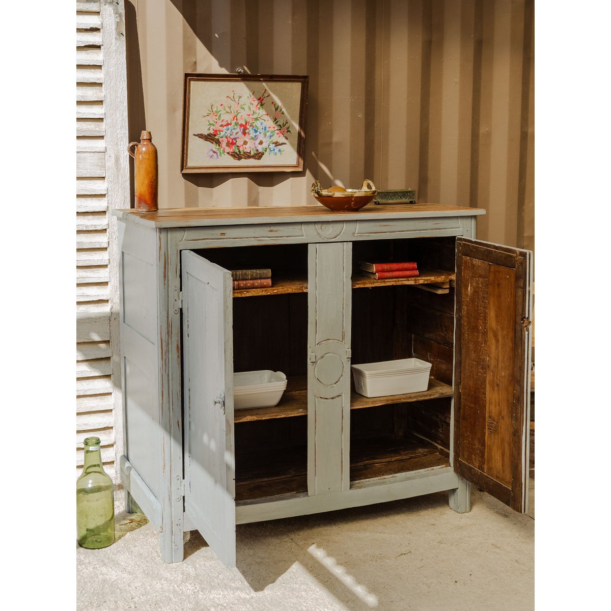 Buffet en bois patiné Gilbert N°1561 - Bon état bleu clair, DEBONGOUT