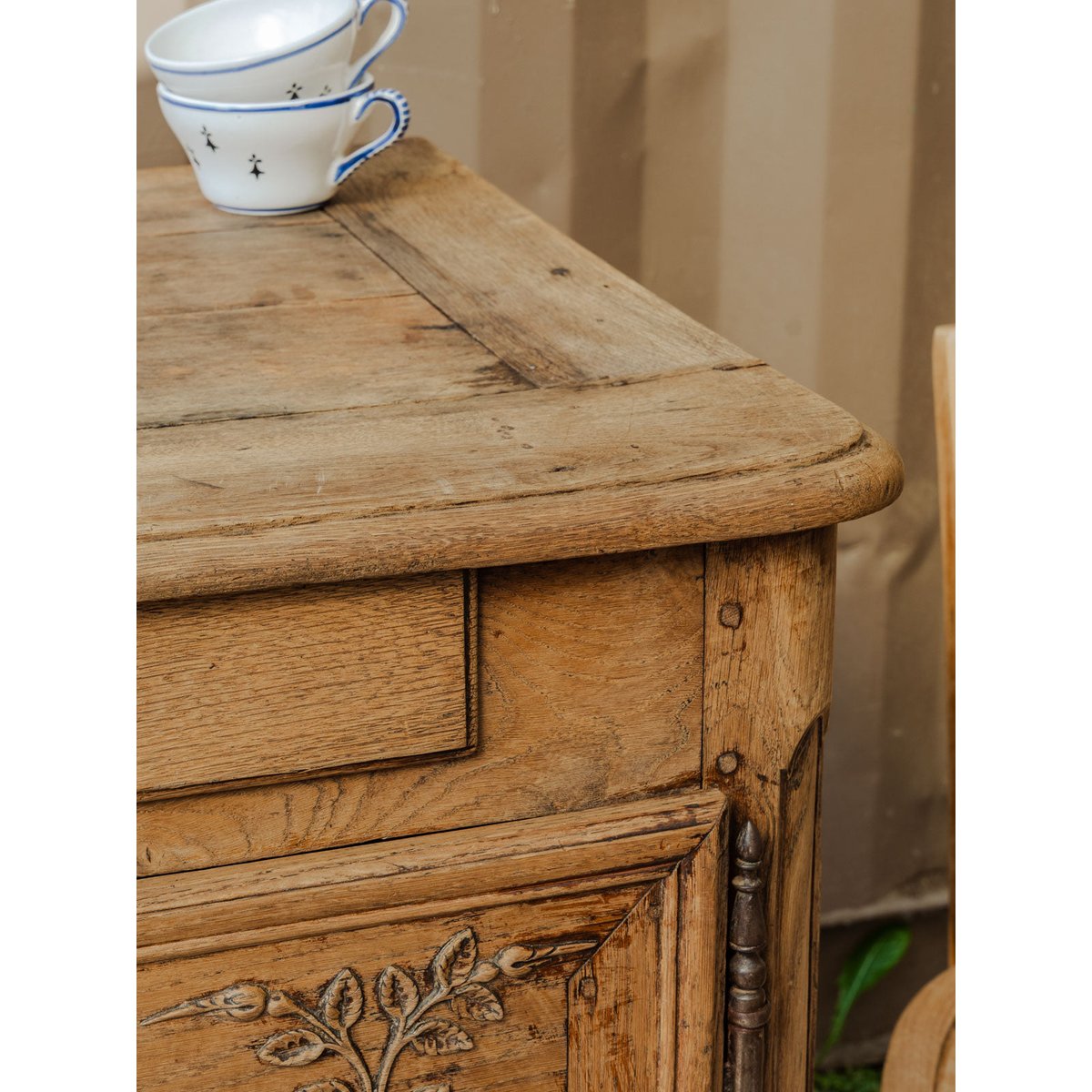 Grand buffet en bois Gilbert N°1543 - Bon état bois clair, DEBONGOUT