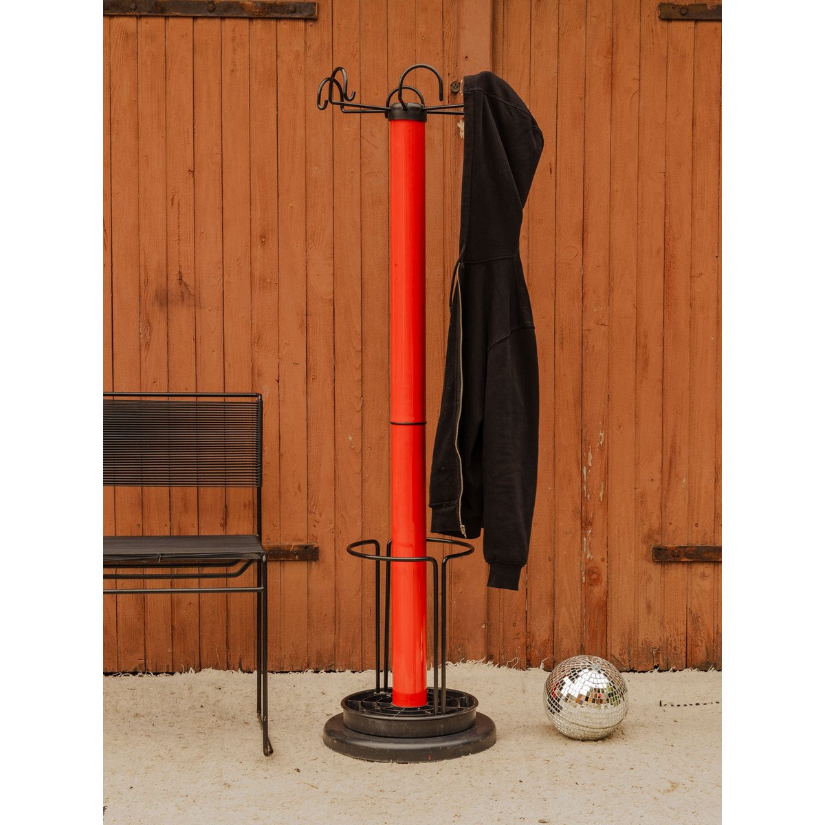 Porte-manteau en métal rouge et noir Max N°498 - Bon état rouge, DEBONGOUT