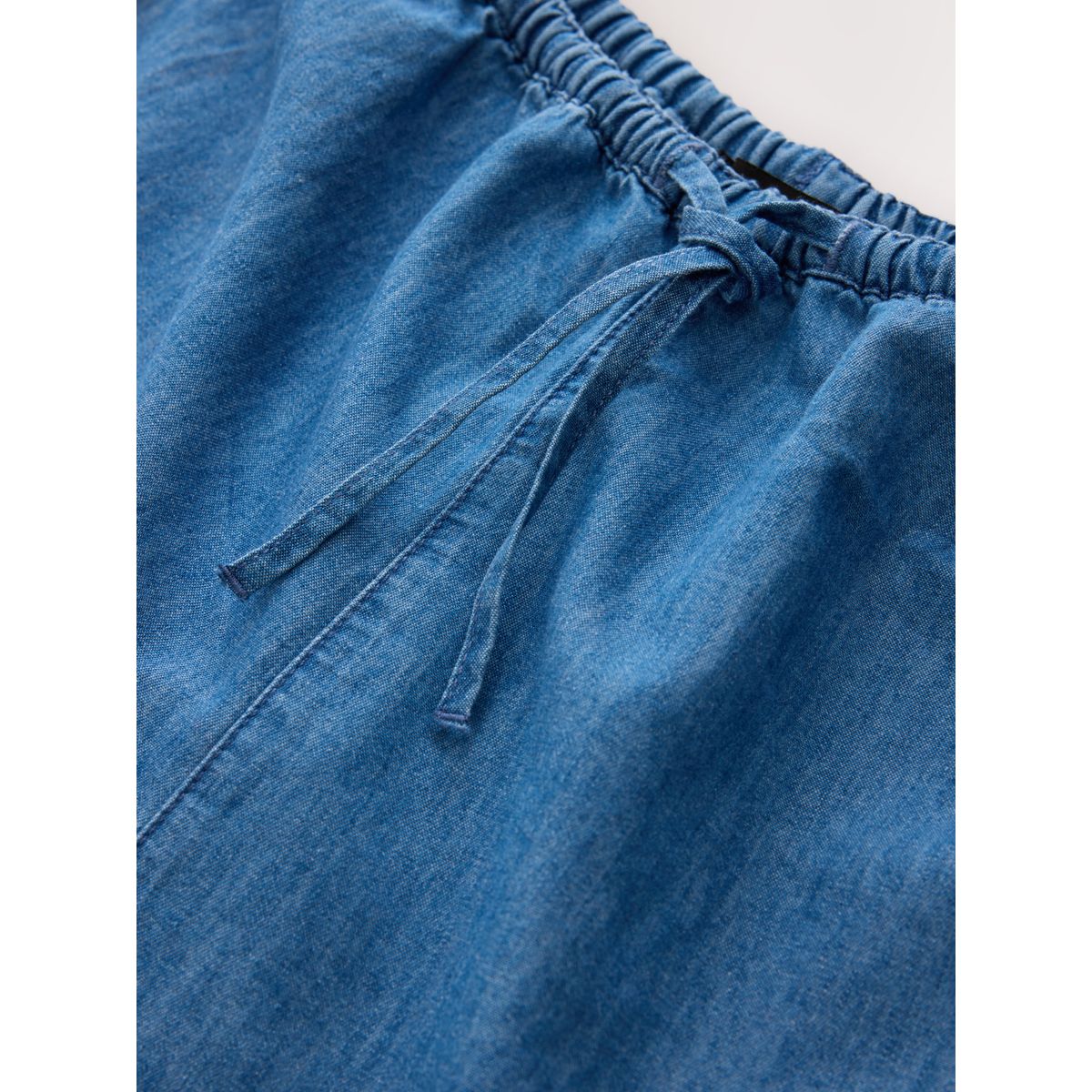 Short à enfiler en denim brodé bleu moyen, NEXT