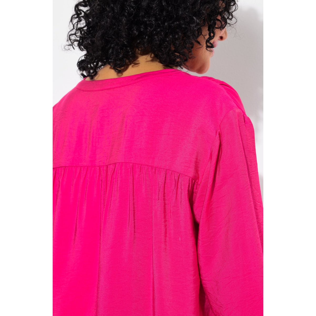 Chemisier oversize à col tunisien et manches rose vif, ULLA POPKEN