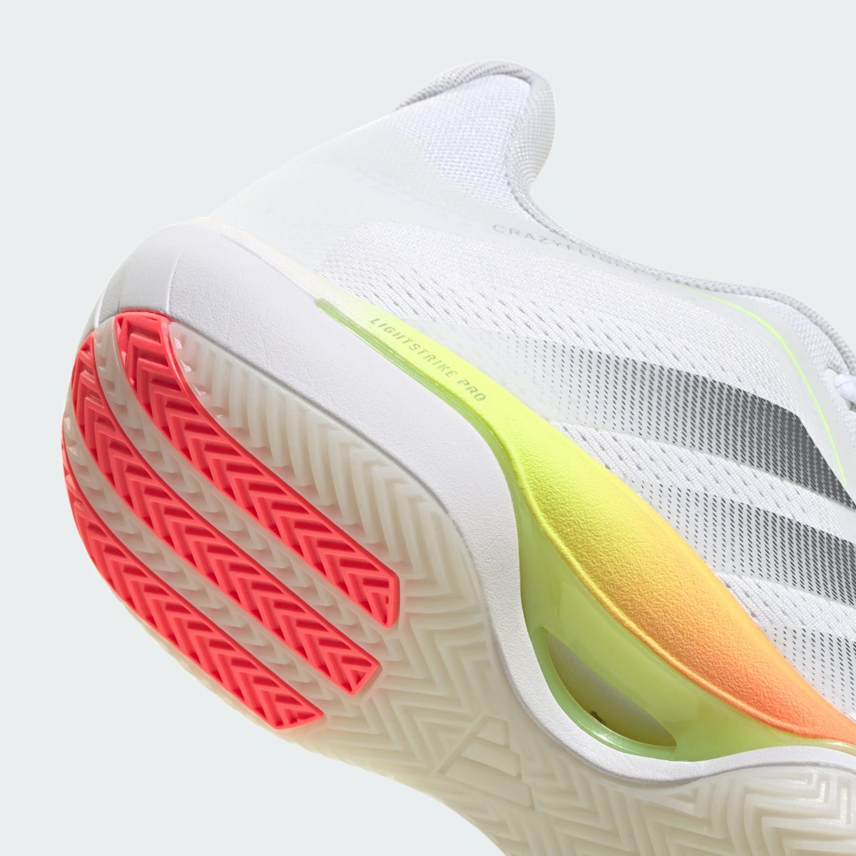 Chaussure Crazyflight 7 Chaussure Crazyflight 7 cloud white / iron metallic / solar turbo, adidas Performance