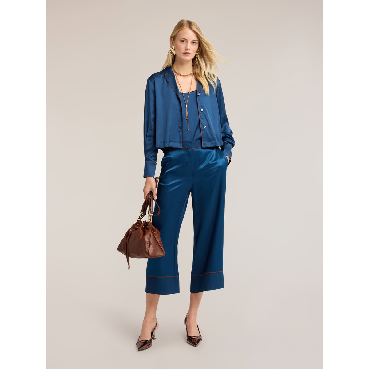 Pantalon cropped avec détails contrastants bleu, MOTIVI