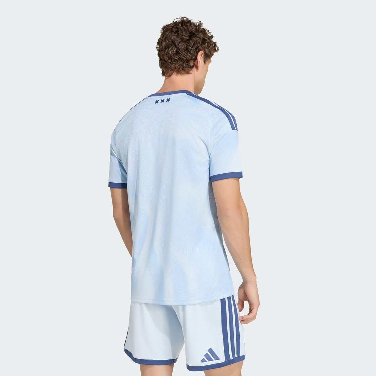 Maillot Third Ajax Amsterdam 26/27 Maillot Third Ajax Amsterdam 26/27 crystal sky / glow blue, adidas Performance