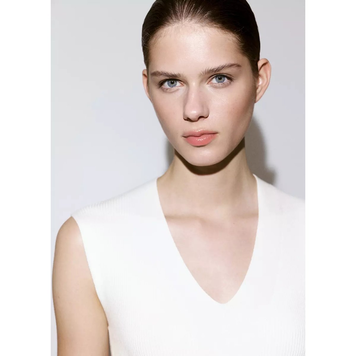 Robe en maille col V blanc, MANGO